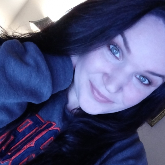 Meet your Posher, Sarah - Picture 2 of 2